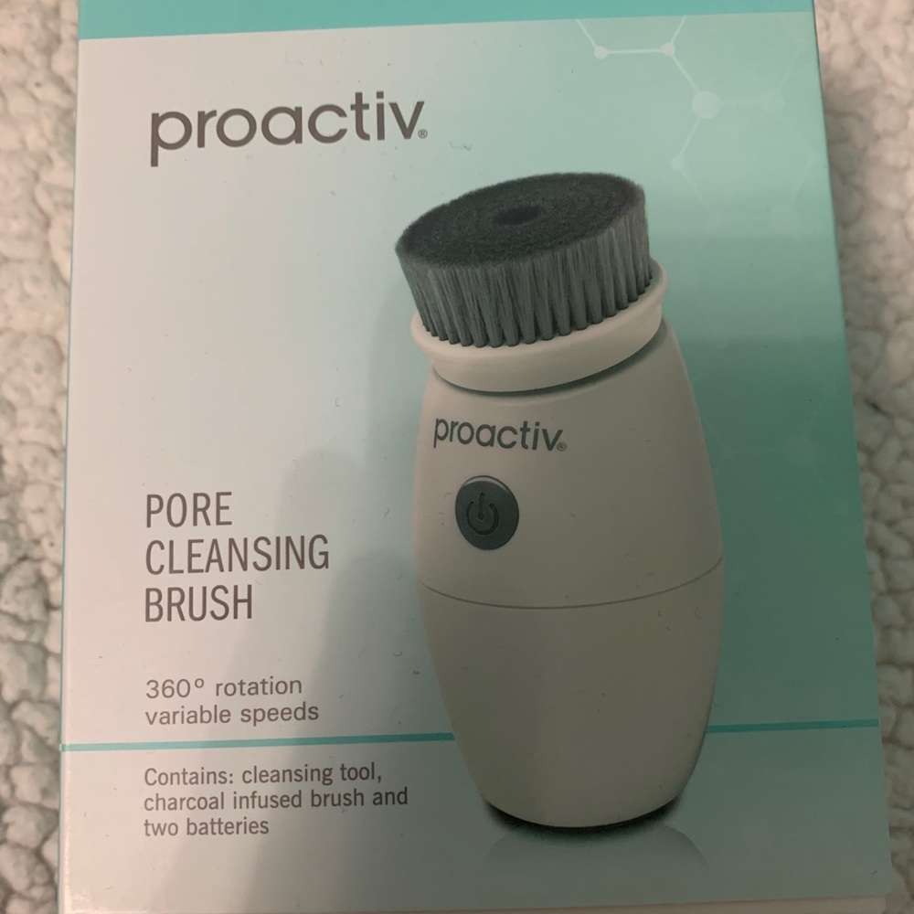 Proactiv Charcoal Pore Cleansing Face Brush